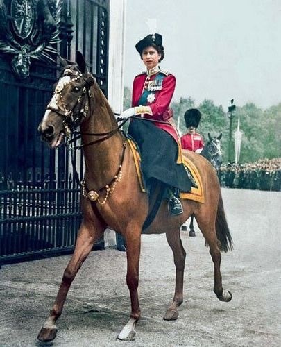 Royal style & gossip: who's having a ball in Balmoral?