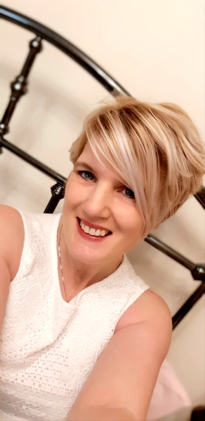 Anyone with very thick hair had a pixie cut / short?