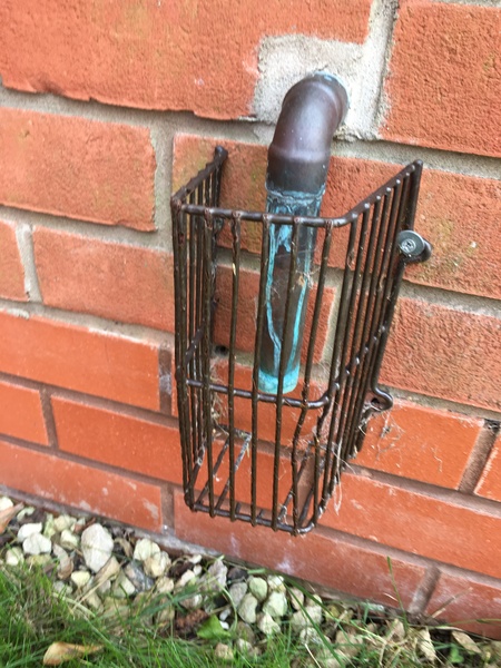 What is this cage called?