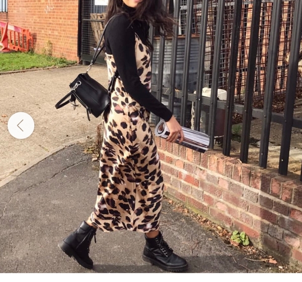 What is a hip stylish 40 year old woman wearing on a night out these days?