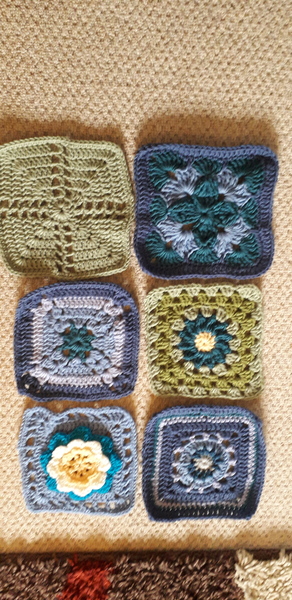 Woolly Hugs. Please can anyone help? A blanket for Willowkins