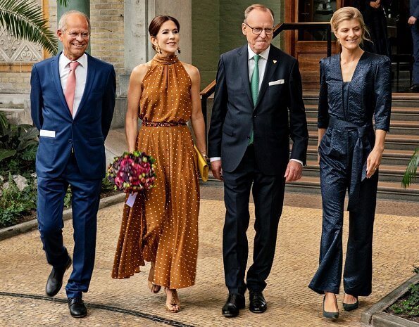 Royal style & gossip: who's having a ball in Balmoral?