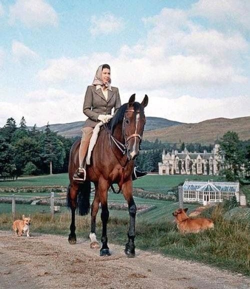 Royal style & gossip: who's having a ball in Balmoral?