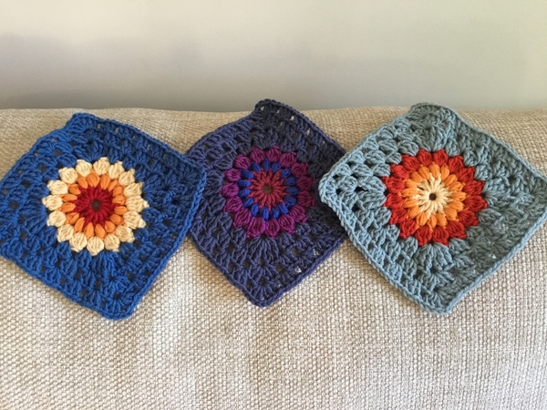 Woolly Hugs. Making a true celebration of the wonderful WhatWouldLeslieKnopeDo, can you help?