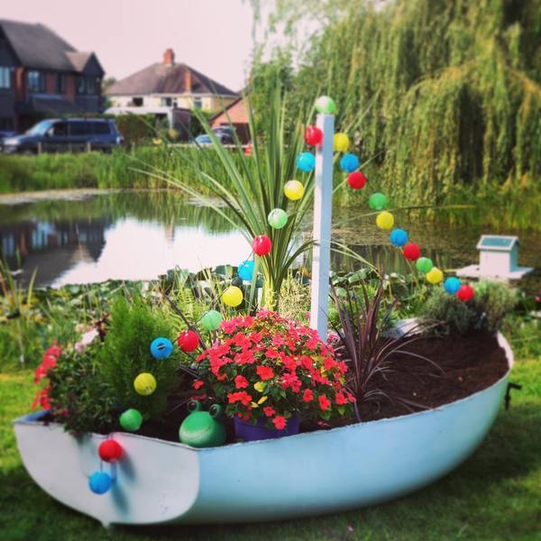 Can an estate agent use photos of my garden?