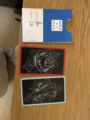 2 key cards for hotel room - normal?