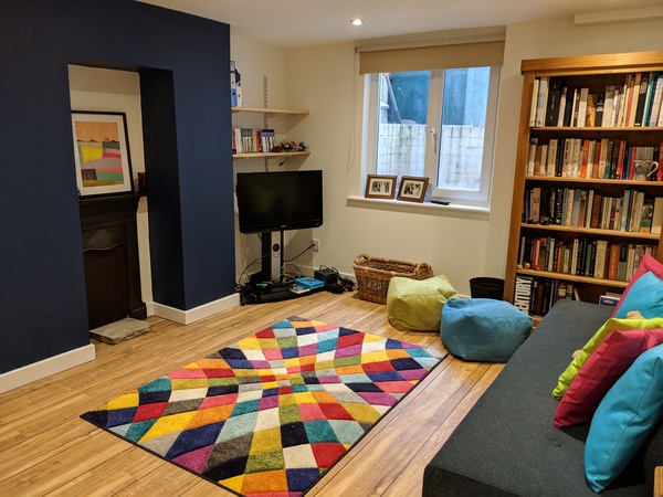 Would it be horribly outing to ask for a picture of your lounge?