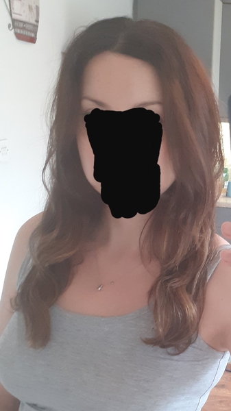 Is this a smooth dry with movement or wavy/curly? Pic attached