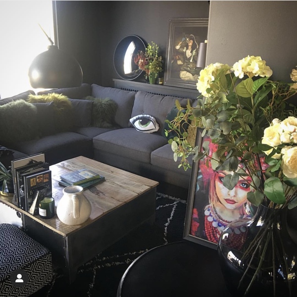 Would it be horribly outing to ask for a picture of your lounge?