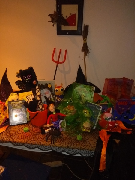 Wankerbastards and autumn weather, crunchy leaves, browning heather. We want crisp, cool days and crisp, cool wine, or beer or gin. But only a couple, as we smash moderatin'.