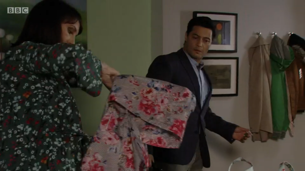 EASTENDERS 37 - no spoilers or else blondes will kick you butt !!!!