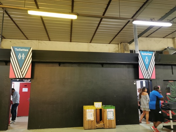 Evidence that women generally prefer single sex lavatories.