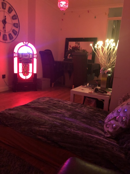 Would it be horribly outing to ask for a picture of your lounge?