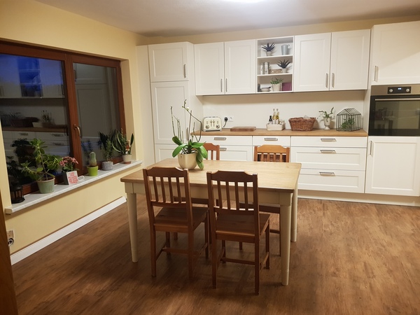 Show me your cream kitchens pls?
