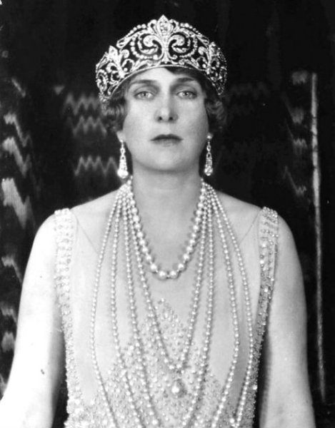 Royal style: we want more salwars and we're not sari about it!