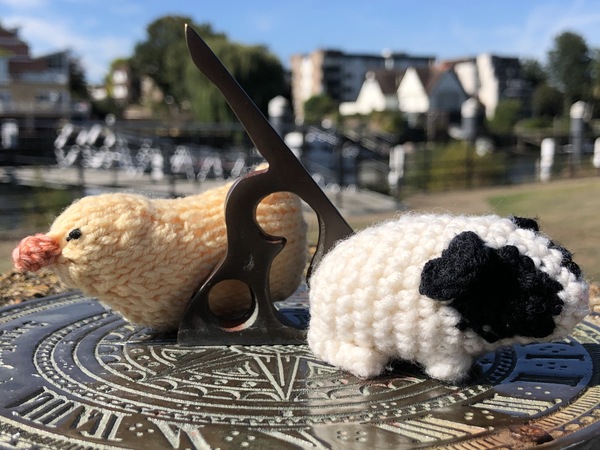 Woolly Hugs. A Blanket for SanJunipero and her son, in memory of her wife and his mum. Join us to make something very beautiful for them.  All help warmly received.