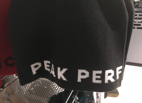 Is this the perf-ect skiing hat?