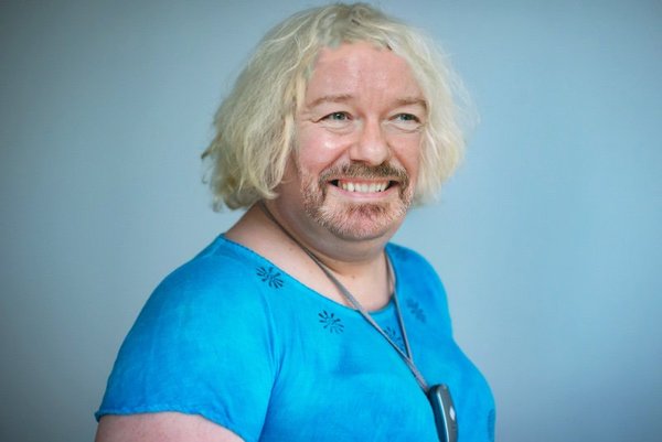 Ballsy Ricky Gervais takes aim at Yaniv