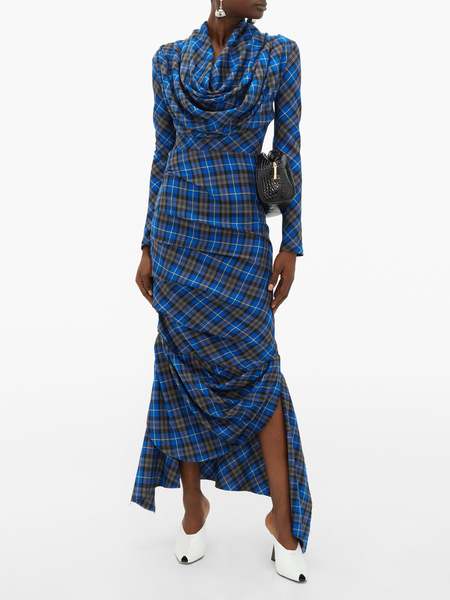 Knockout outfit ; important/ impressive, casual and rock chick,