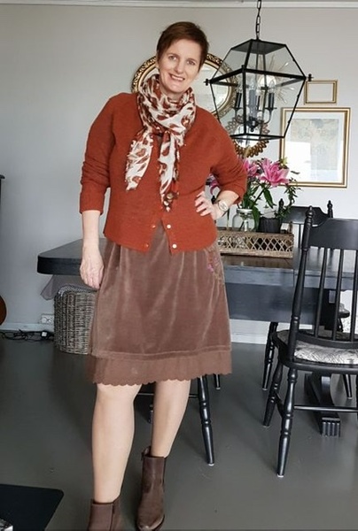 There’s nothing as frumpy as indoor scarves