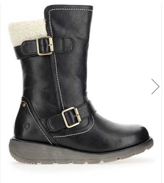 Flat, chunky black boots