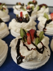 'Stand up' pudding for 20 - what would you make?