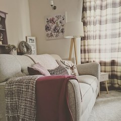 Would it be horribly outing to ask for a picture of your lounge?