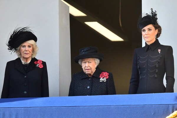 Royal style: it's leather skirt season!