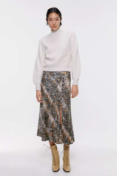 Flat footwear with midi/maxi skirts?