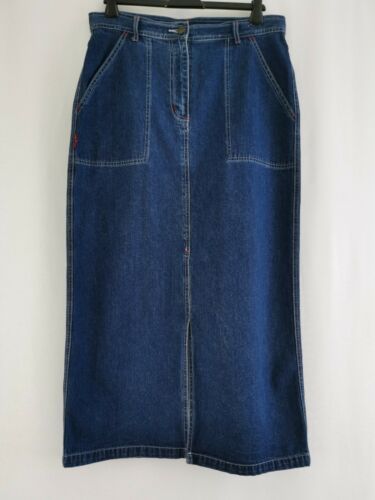 Help me style this skirt please, for christmas day!