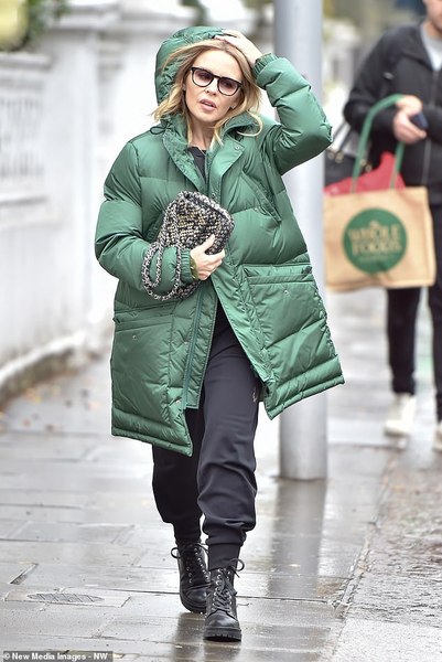 Help!! I need Kylie Minogues coat!!