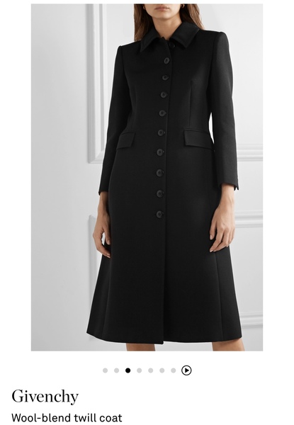 Royal style: it's leather skirt season!