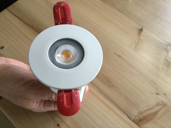 Help - Can’t change these light bulbs - what new nightmare is this?
