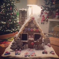 Can you recommend a good gingerbread house making kit for kids please?