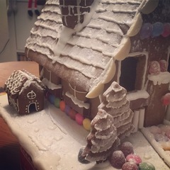 Can you recommend a good gingerbread house making kit for kids please?