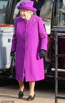 Royal style: it's leather skirt season!