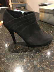 What shoes with this dress?
