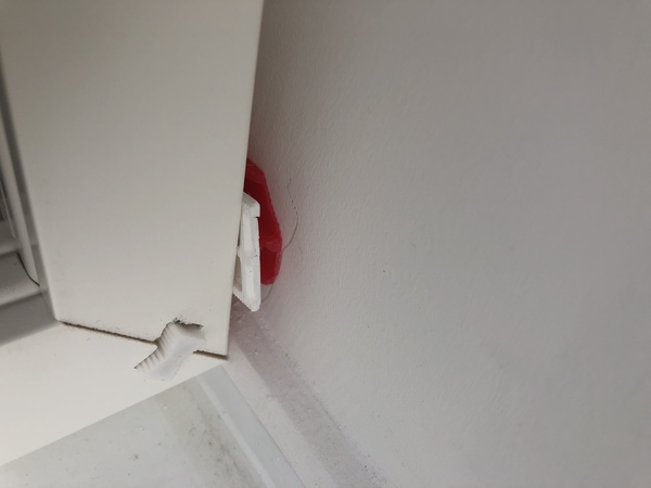 Wrongly installed shutters , should I pay rest of balance on invoice ?