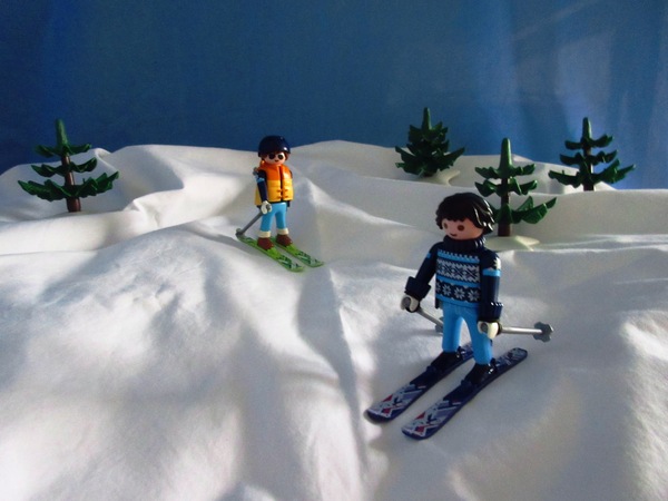 It's the Christmas season for the Playmobil people in our house...