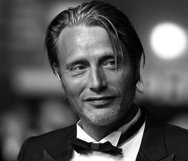 Can anyone tell me what Mads Mikkelsen smells like?