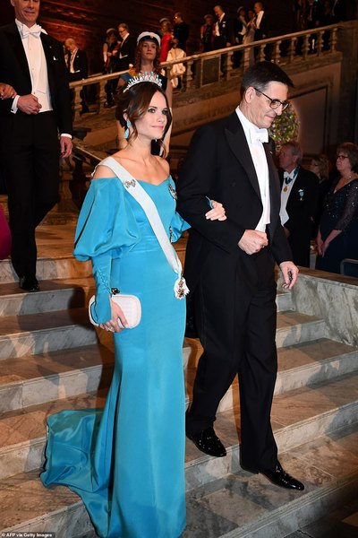 Royal style: 'tis the season for tiaras, fa-la-la, la-la-la, la-la-la