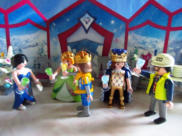 It's the Christmas season for the Playmobil people in our house...