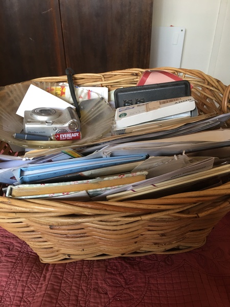 Decluttering one thing a day part 10 - the countdown to a clutter free Christmas
