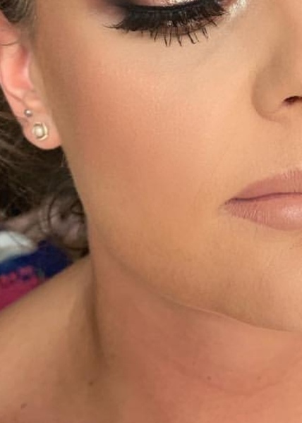Seamless cheek make-up