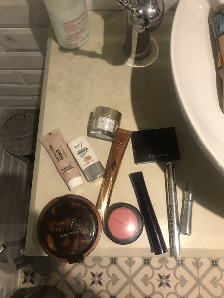 The content and the value of your every day make up bag!