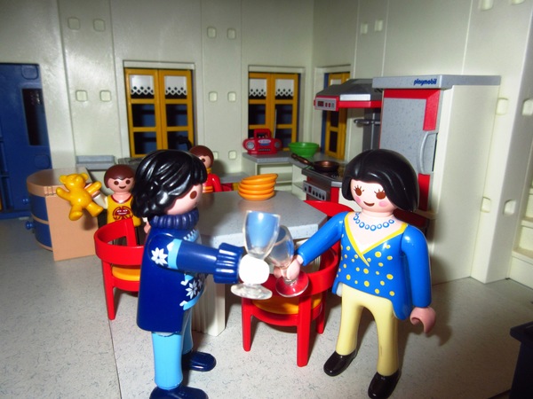 It's the Christmas season for the Playmobil people in our house...