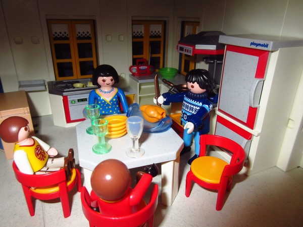 It's the Christmas season for the Playmobil people in our house...