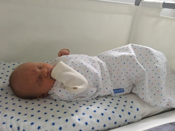 Help! Keeping newborn warm at night without overheating - cold feet/hands/face?