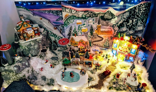 To ask to see your Christmas decorations?