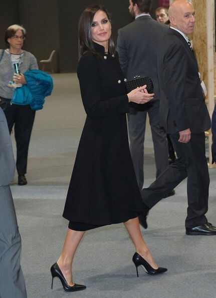 Royal style: fewer new frocks, more old rocks